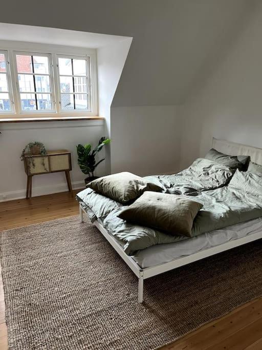 Appartement Lys Nyrenoveret Lejlighed I C *
